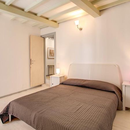 Three Bedroom Apartment Campo dei Fiori Rome Buitenkant foto